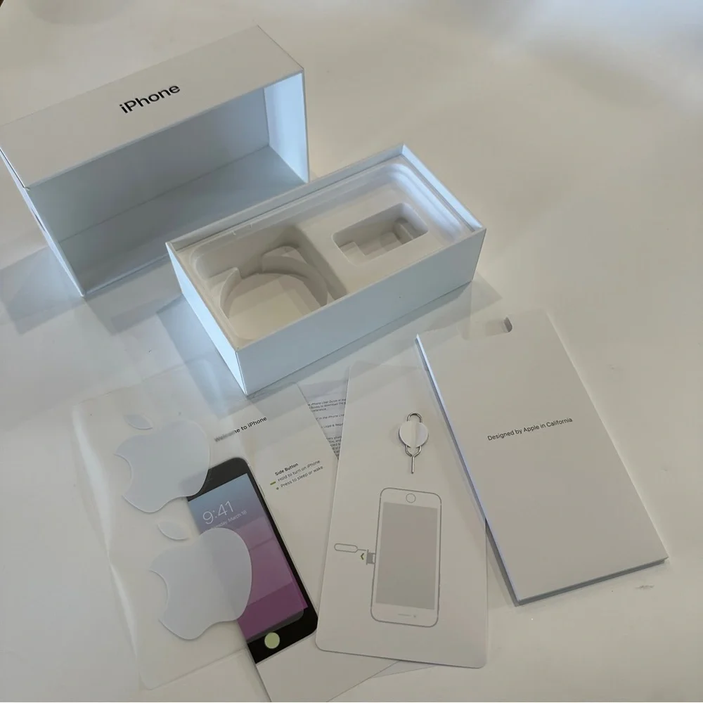 Apple iPhone SE 128GB Black Box ONLY